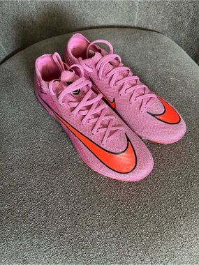Nike Mercurial Vapor 16 air zoom 
Elite FG model 
Size 4.5 youth
Brand new